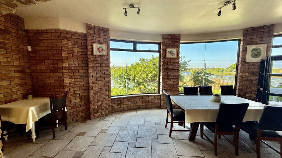 To Let 5 Bedroom Property for Rent in Sunset Beach Western Cape